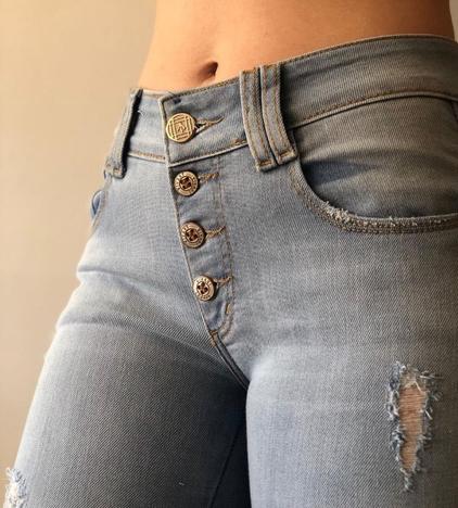 Jeans básico, mas nada óbvio